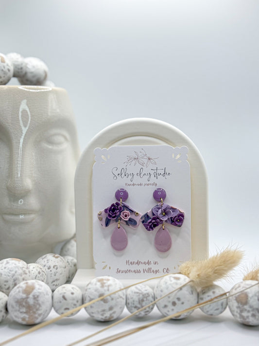 Purple lilac flower dangles