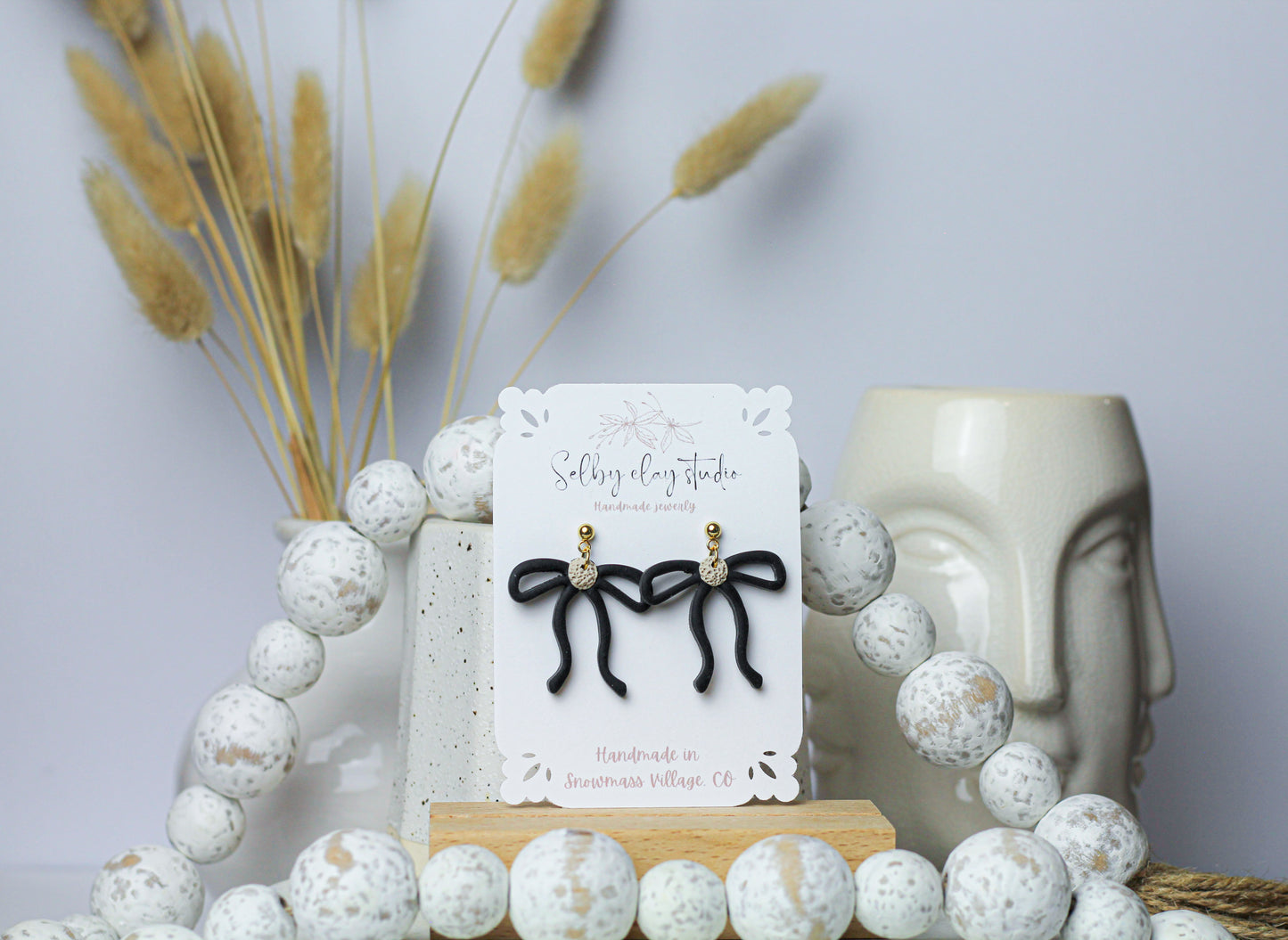 Merlot and roses bow