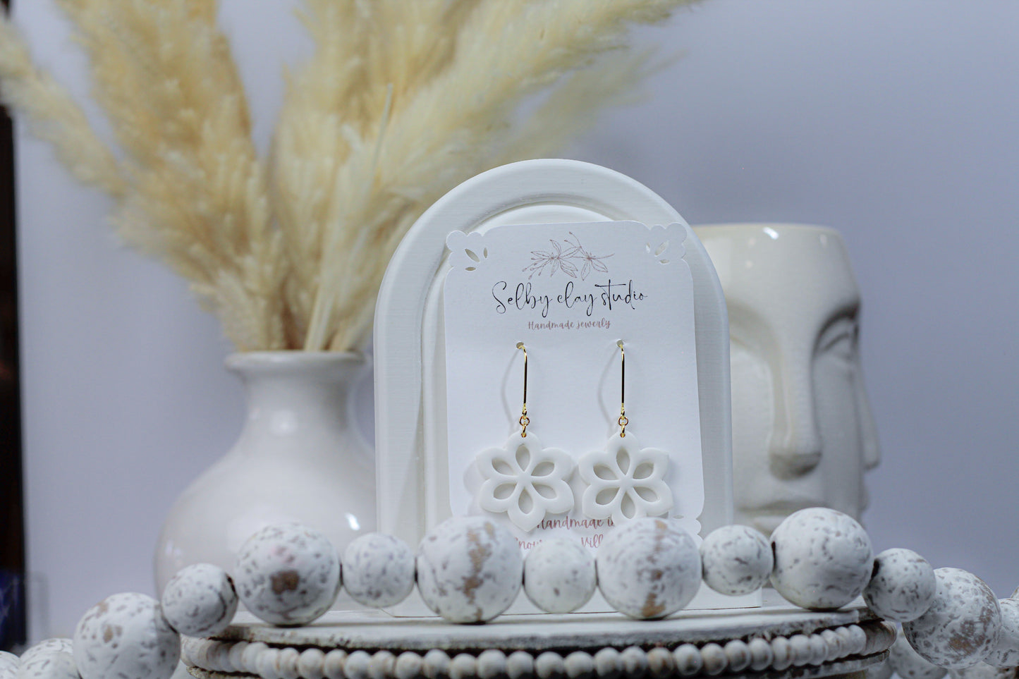 Green Ivy white flower