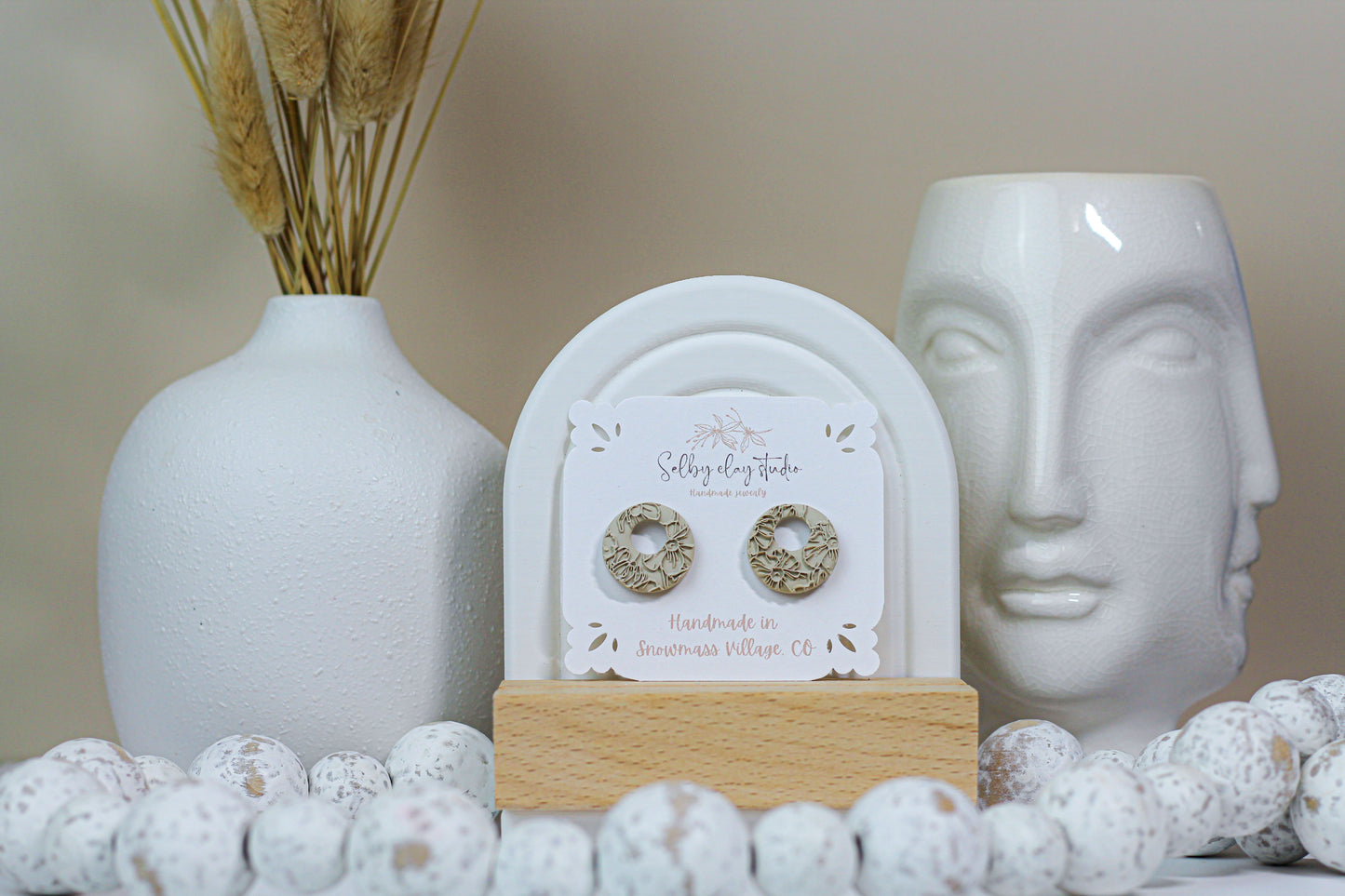 Daisy charm nude