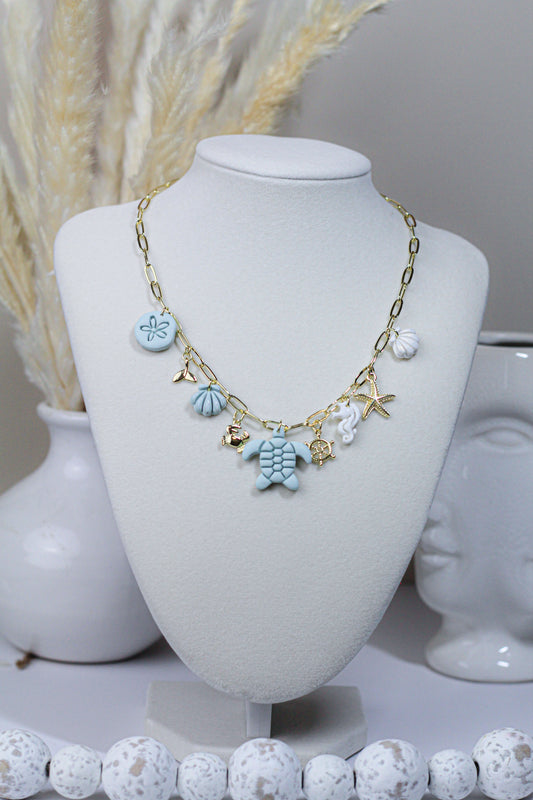 Mar charm turtle necklace