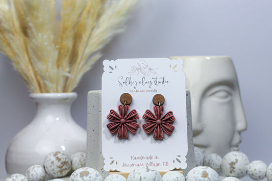 Autumn red shaped flowers