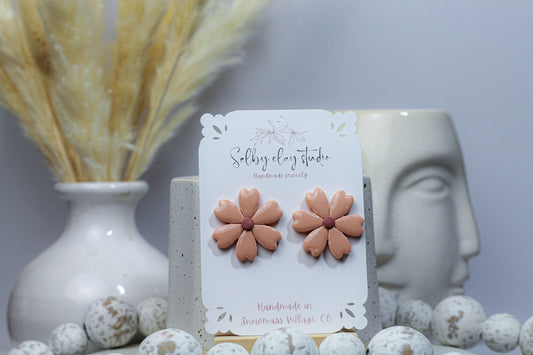 Autumn pink flower stud