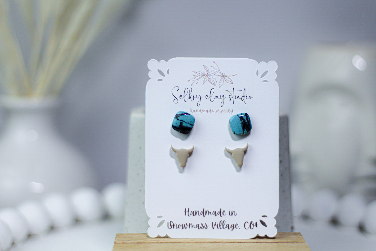 HOWDY mini studs
