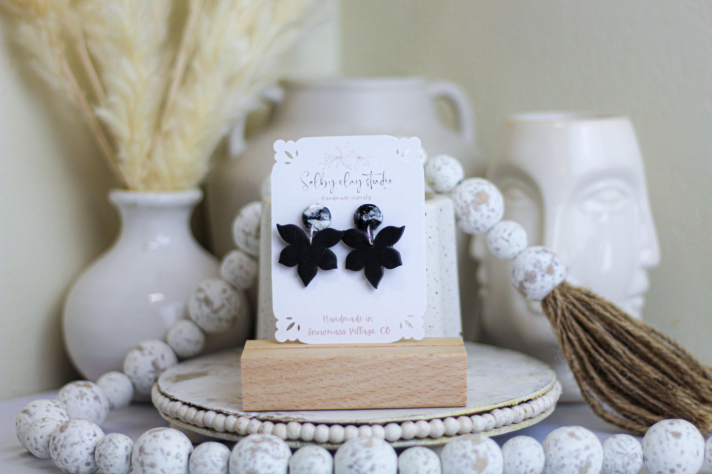 Marble black flower