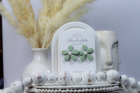 Green Ivy flower stud