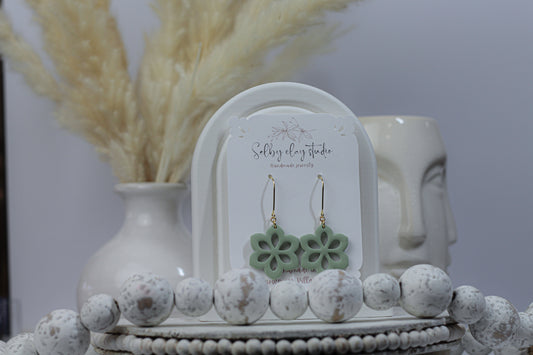 Green Ivy dark flower dangles