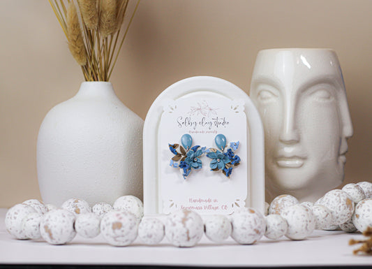 Blue bloom flower dangles