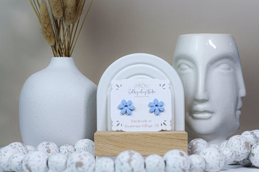 Daisy charm baby blue flower