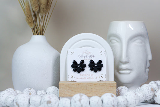 Daisy charm flower black drop