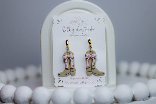 PA pink cowboy boots