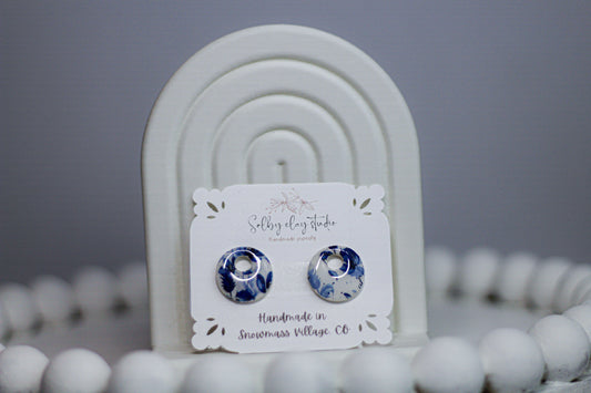 DAISY blue marine charm