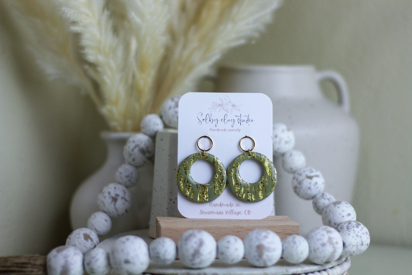 Olive gold circles