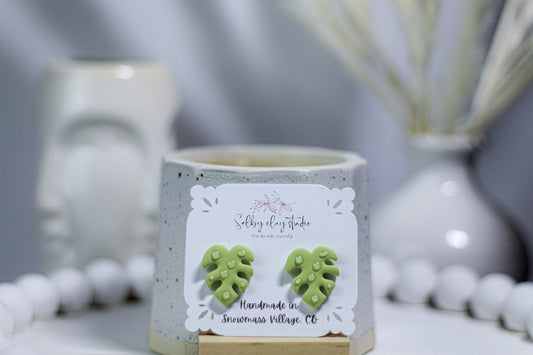 Matcha monstera stud