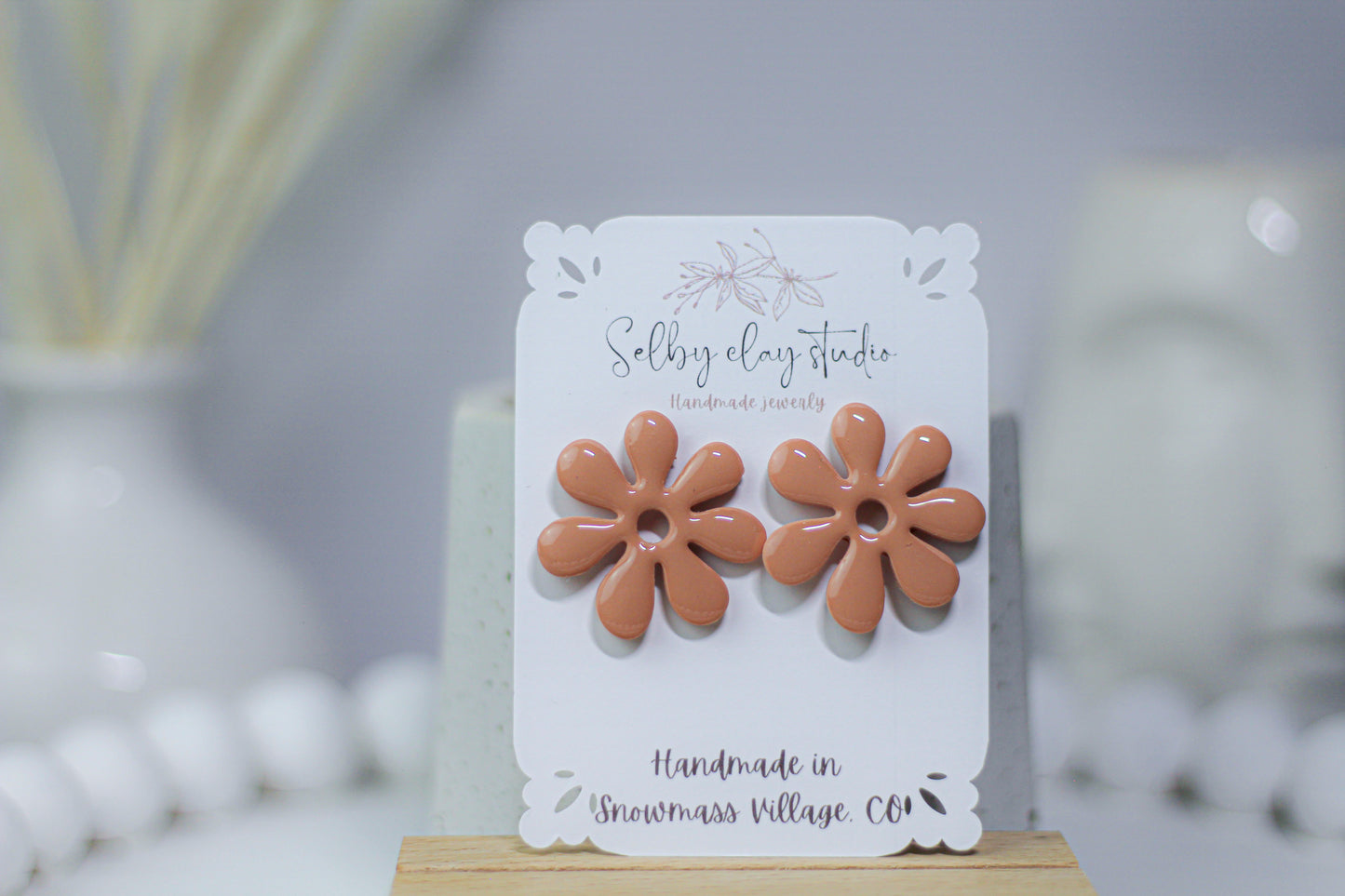 AMALFI orange flower stud