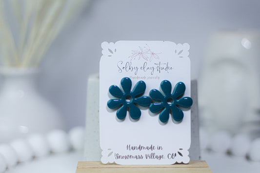 HOWDY flower studs