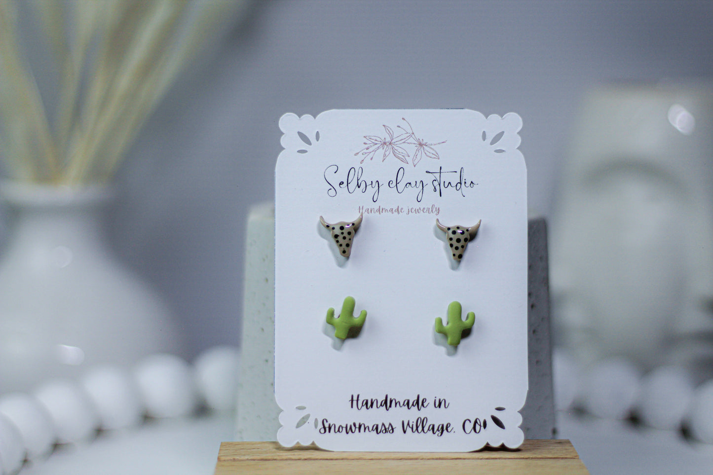 HOWDY mini studs